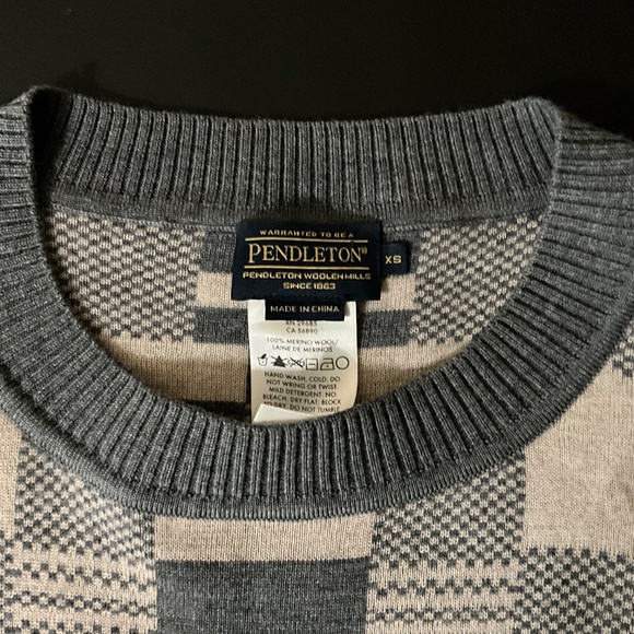 Pendleton’s 100% Wool Sweater - Picture 2 of 3